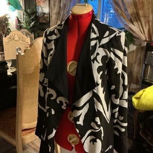 Frank Lyman Design Black and White Patterned Blazer